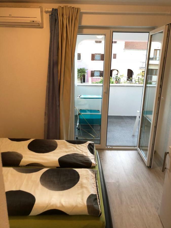Guest House Jadro ロヴィニ エクステリア 写真