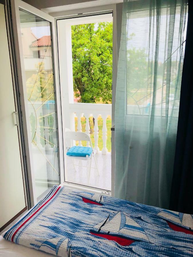 Guest House Jadro ロヴィニ エクステリア 写真
