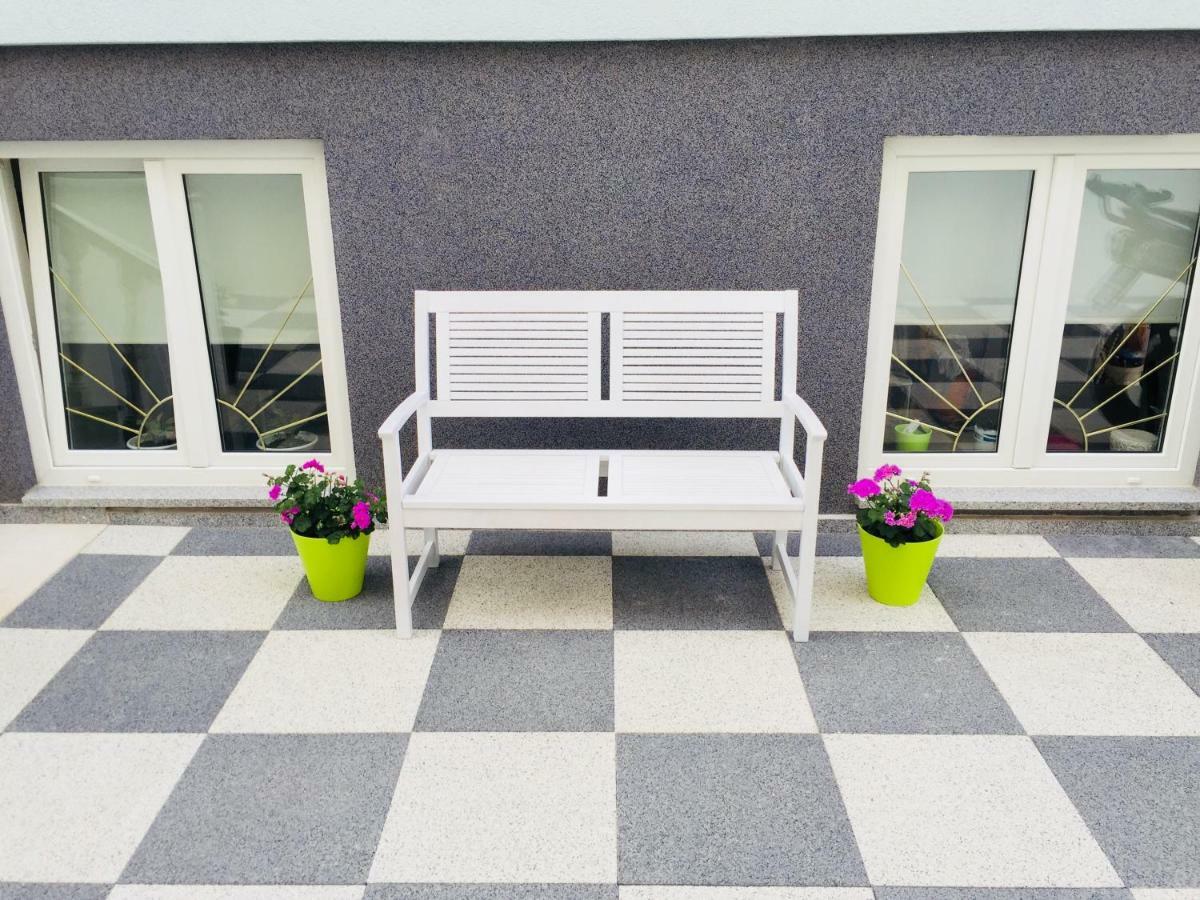 Guest House Jadro ロヴィニ エクステリア 写真
