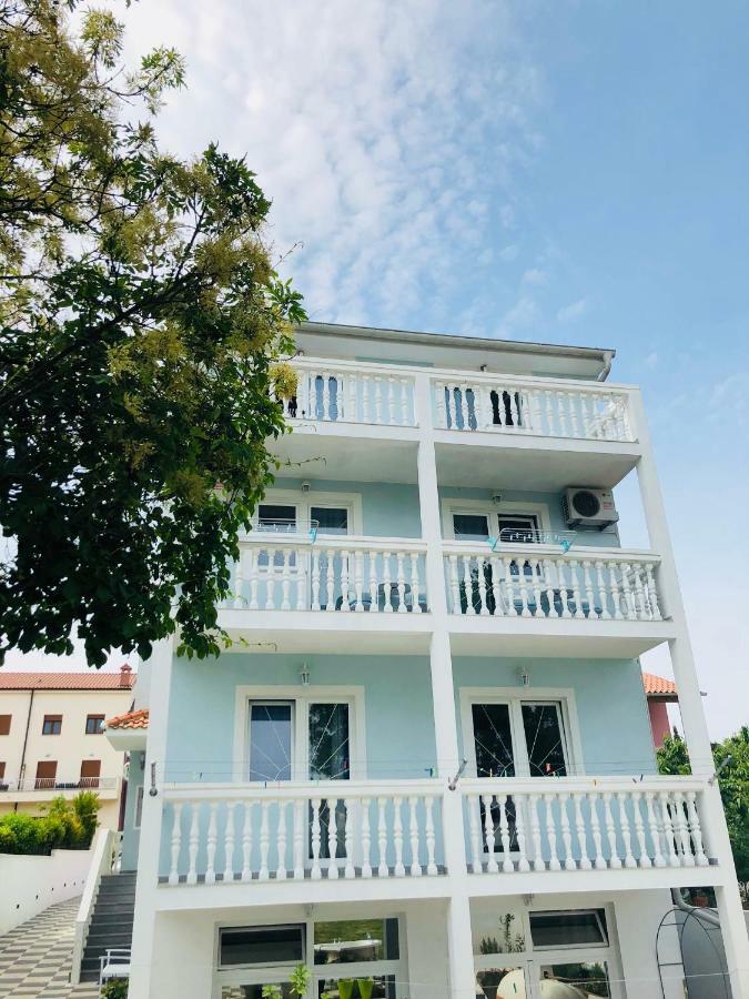 Guest House Jadro ロヴィニ エクステリア 写真